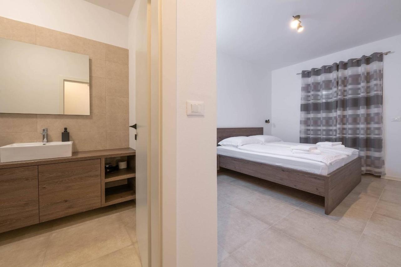 Holiday House Luca Πόρετς Εξωτερικό φωτογραφία
