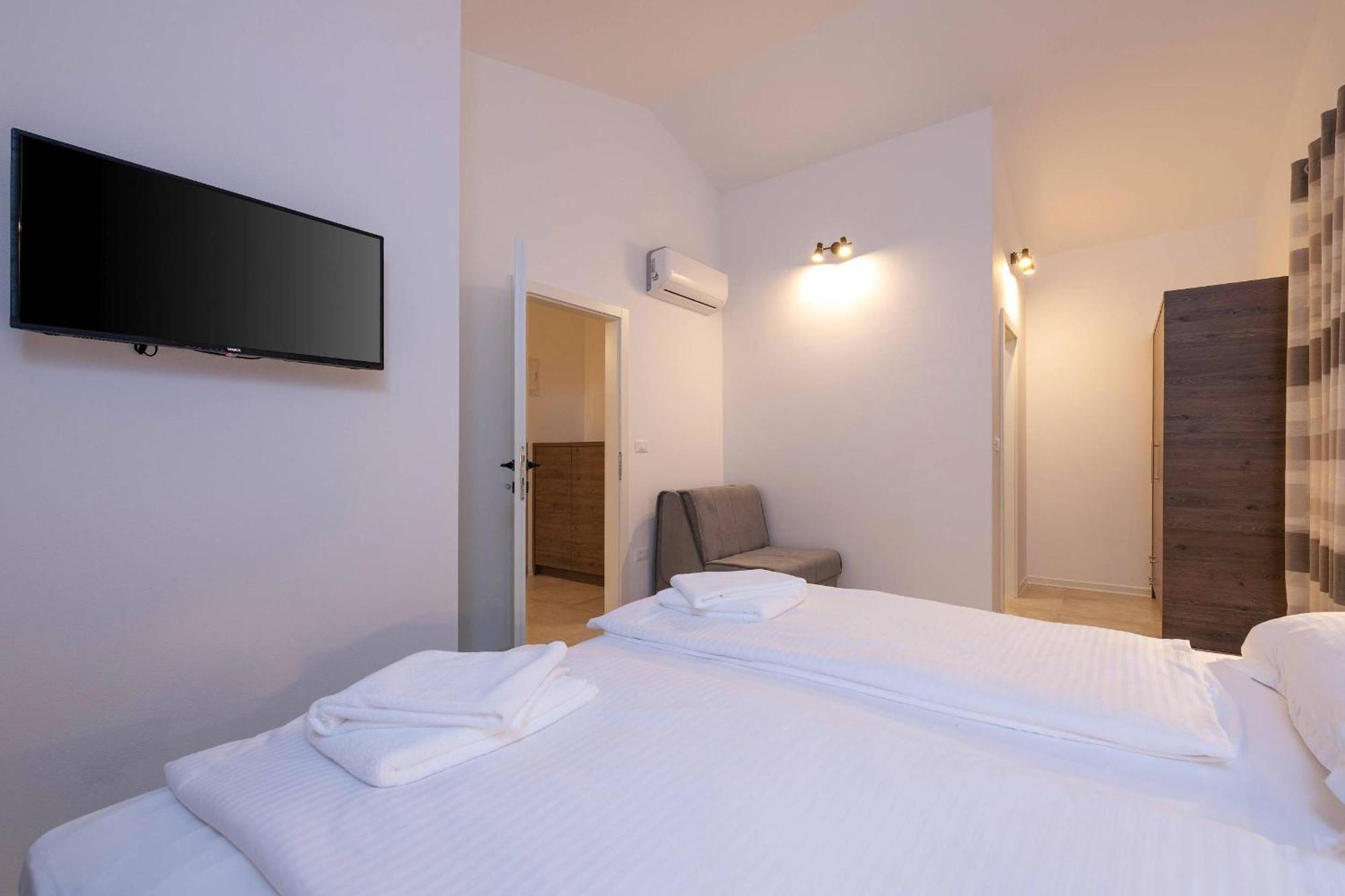 Holiday House Luca Πόρετς Εξωτερικό φωτογραφία