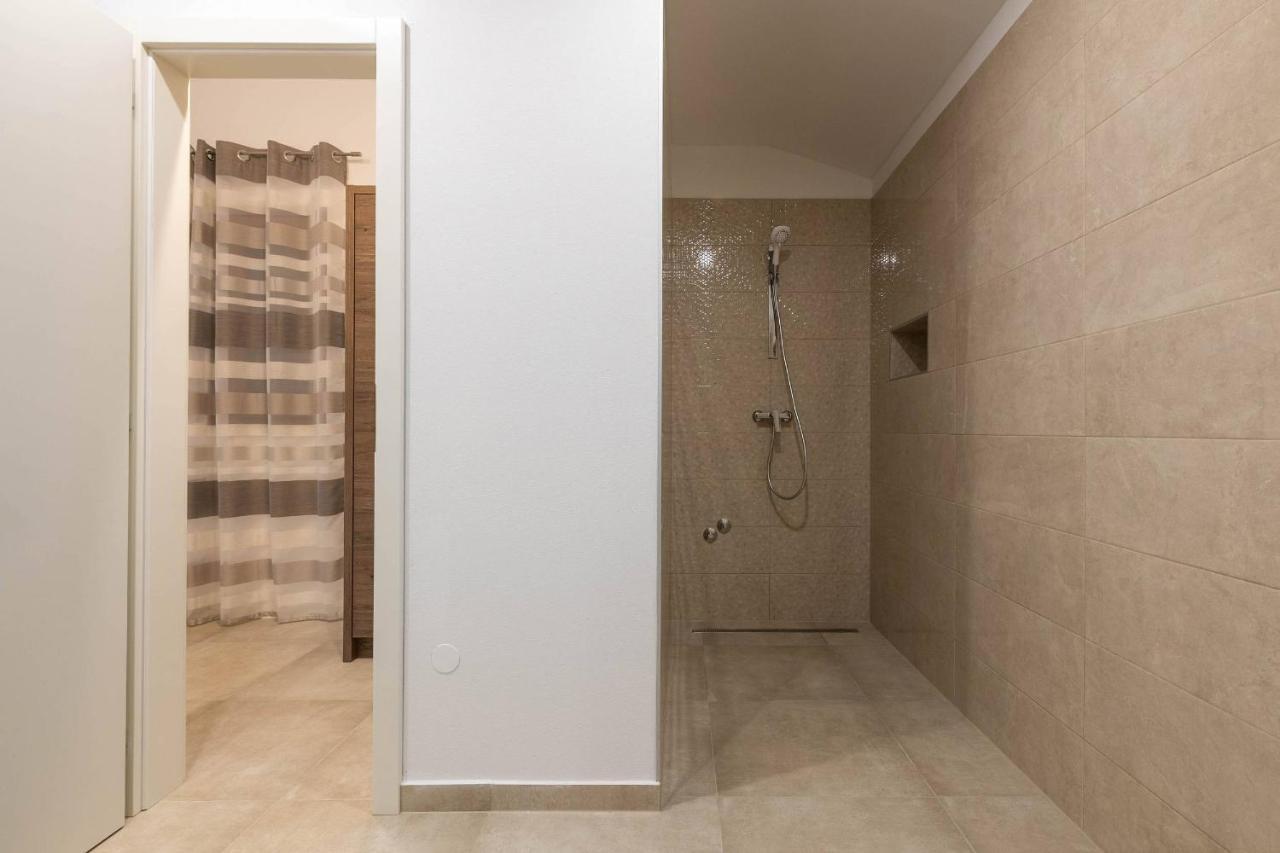 Holiday House Luca Πόρετς Εξωτερικό φωτογραφία