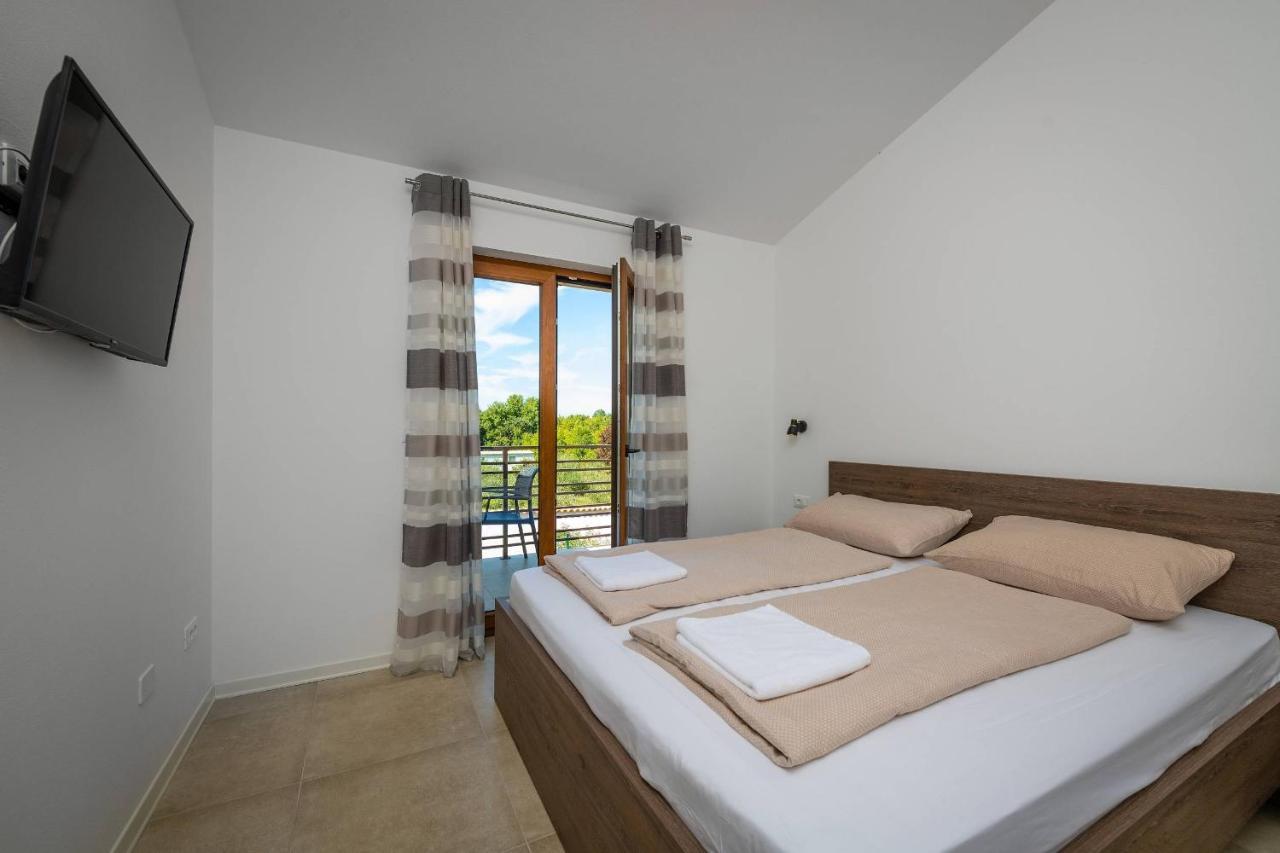Holiday House Luca Πόρετς Εξωτερικό φωτογραφία